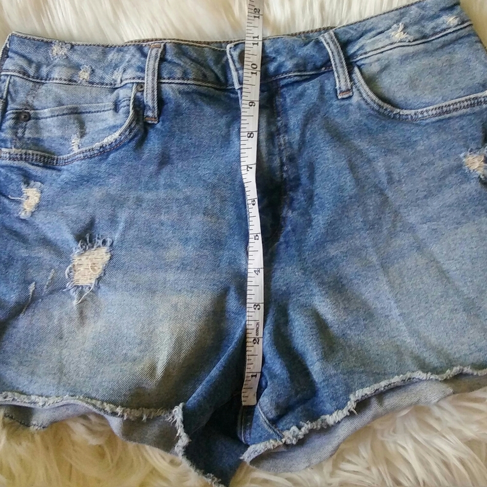 Mavi Distressed Denim Shorts Size 28 - Picture 4 of 9